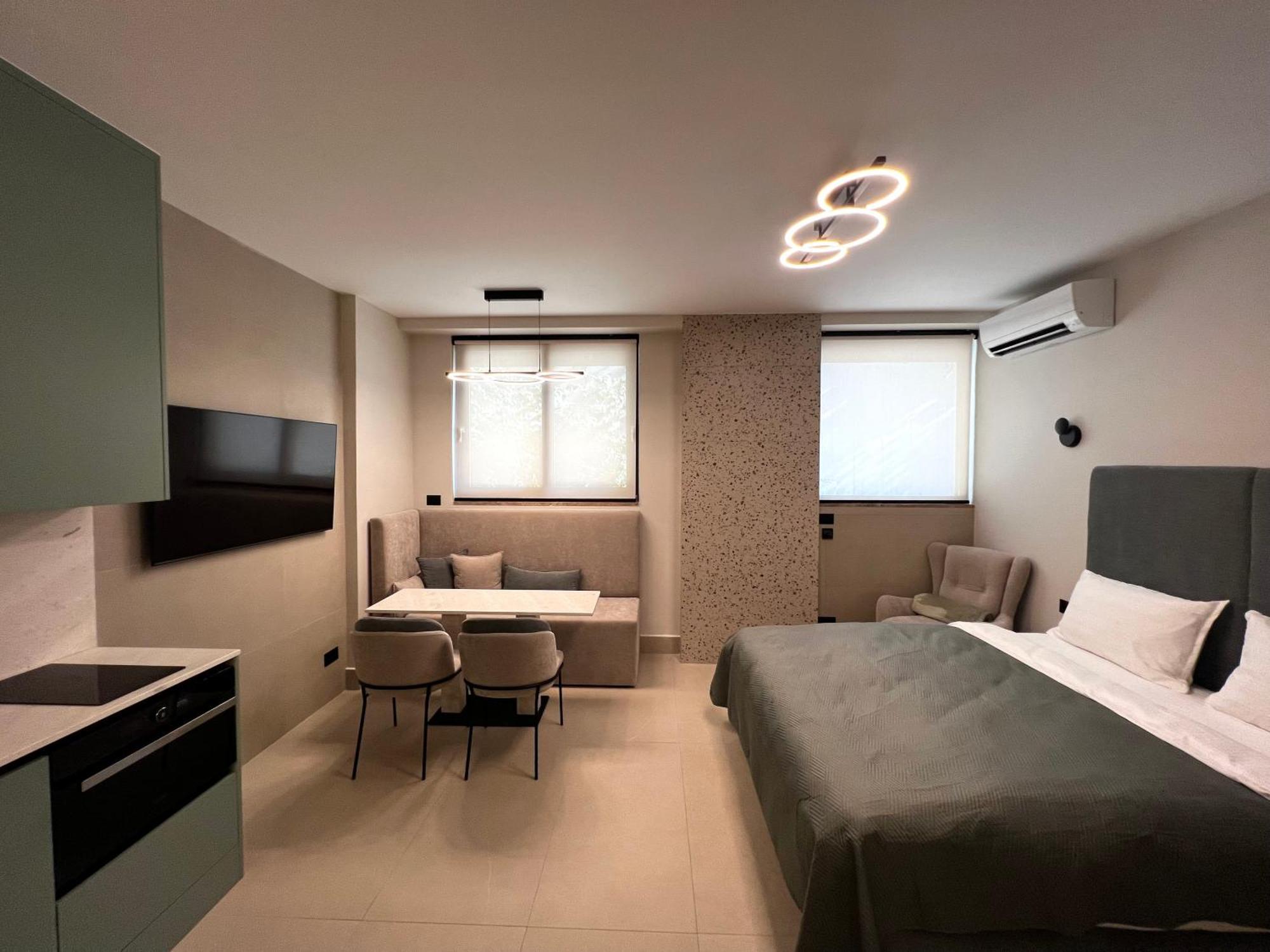 Golden Beach Suites Sarandë エクステリア 写真