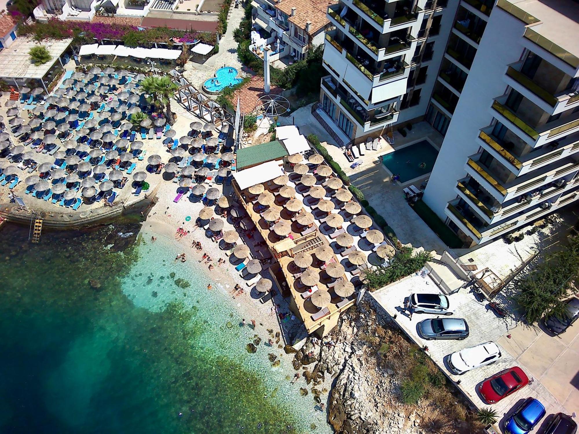 Golden Beach Suites Sarandë エクステリア 写真